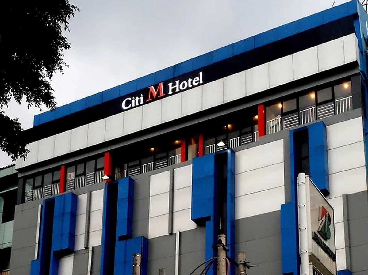 Tampak depan gedung Citi M Hotel